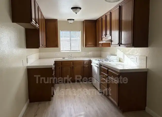 Property at 2421 Montrose Ave Unit 103, Montrose, CA, 91020, 2 beds, 2 baths, [object Object]