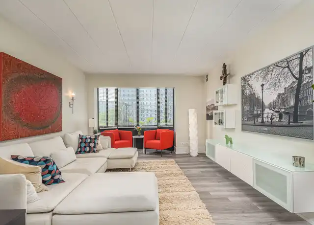 Property at 637 E Woodland Park Ave Unit 637-404, Chicago, IL, 60616, 2 beds, 2 baths, [object Object]