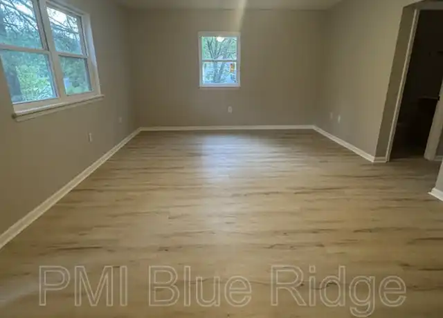 Property at 2020 Somerset Dr Unit 2, Hendersonville, NC, 28791, 1 bed, 1 bath, [object Object]