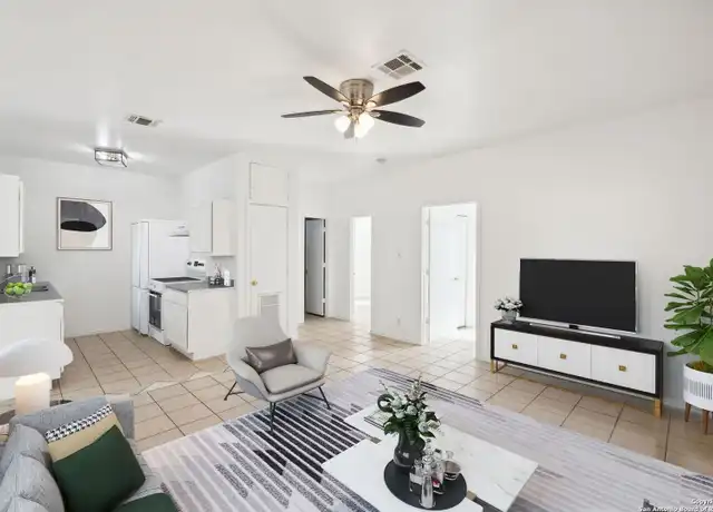 Property at 1706 W Craig Pl Unit 2, San Antonio, TX, 78201, 2 beds, 1 bath, [object Object]