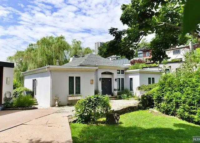Property at 7 Shore Rd, Edgewater, NJ, 07020, 3 beds, 3 baths, [object Object]