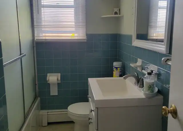 Property at 421 Woodside Ave, Reading, PA, 19609, 3 beds, 1 bath, [object Object]