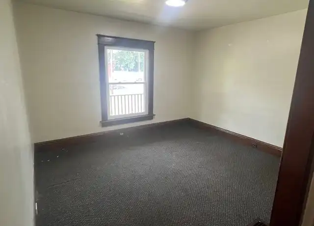 Property at 639 E 5th St, Erie, PA, 16507, 4 beds, 1 bath, [object Object]