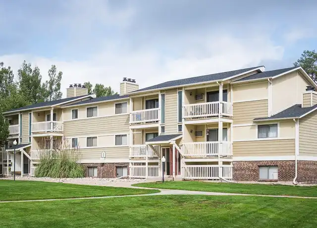 Property at Village Gardens Apartments - 1025 Oxford Ln, Fort Collins, CO, 80525, 1-3 bed, 1 bath, [object Object]