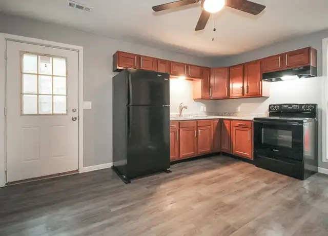 Property at 423 S Front St Unit DOWN, Fremont, OH, 43420, 2 beds, 1 bath, [object Object]