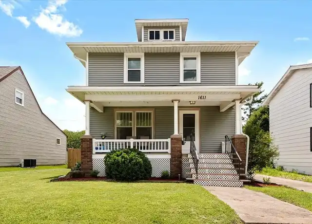 Property at 1611 W Park Ave, Champaign, IL, 61821, 3 beds, 2.5 baths, [object Object]