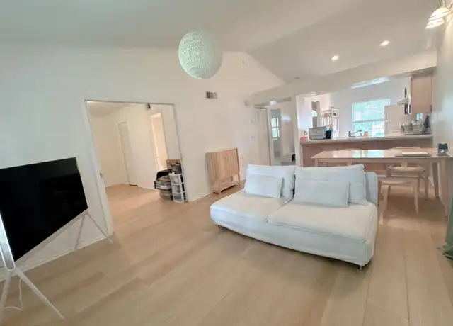 Property at 3548 Tiara Way W, Jacksonville, FL, 32223, 2 beds, 1 bath, [object Object]