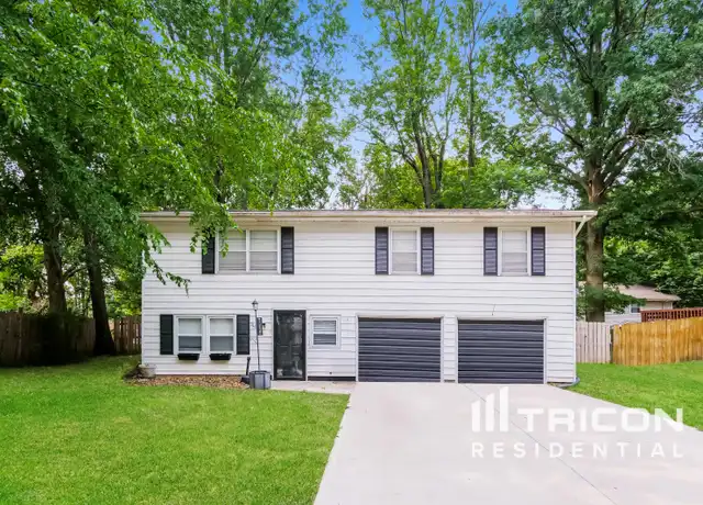 Property at 1103 NE Columbus St, Lees Summit, MO, 64086, 3 beds, 1 bath, [object Object]