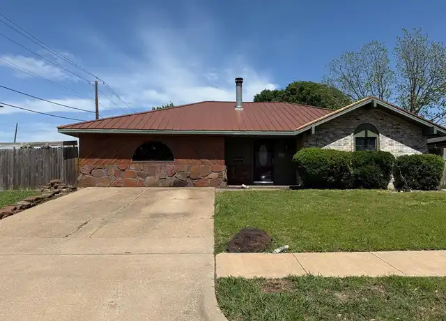 Property at 4902 Stagecoach Ln, Garland, TX, 75043, 4 beds, 2 baths, [object Object]