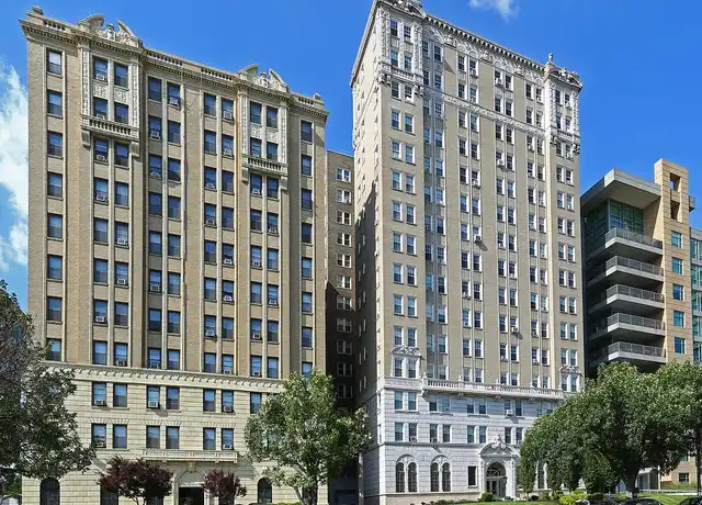 Property at Park Royal - 4605 Lindell Blvd, Saint Louis, MO, 63108, 2 beds, 2-3 baths, [object Object]