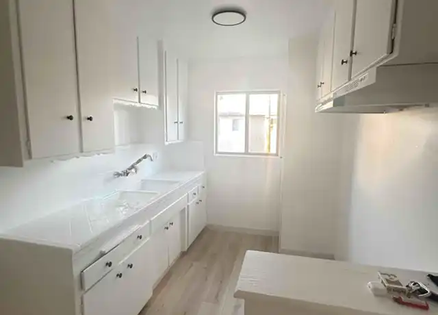 Property at 8120 Owensmouth Ave Unit 9, Canoga Park, CA, 91304, 1 bed, 1 bath, [object Object]