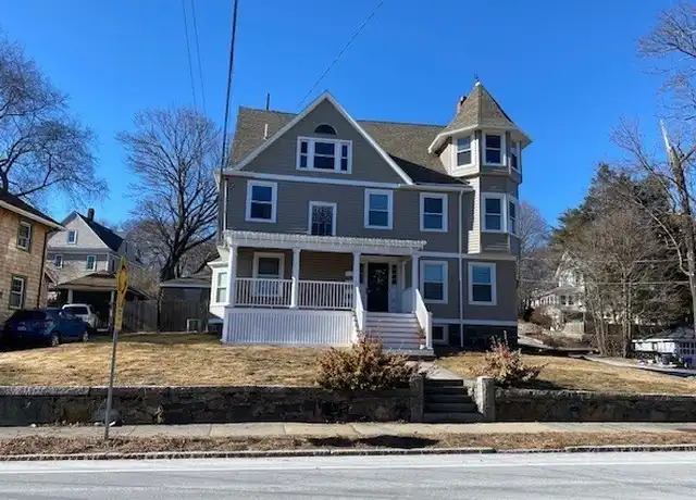 Property at 22 Howard St Unit 2, Melrose, MA, 02176, 2 beds, 1 bath, [object Object]