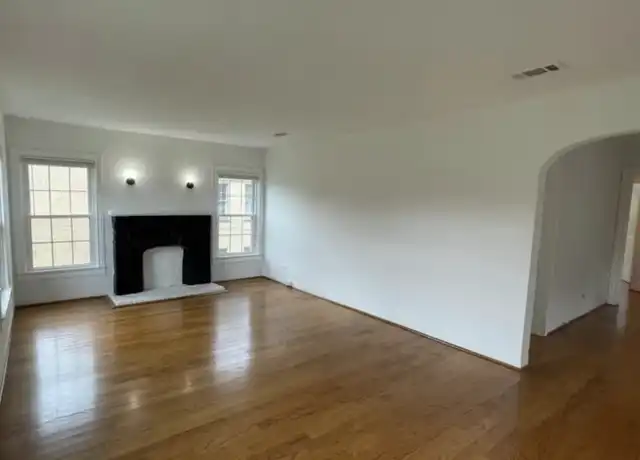 Property at 2802 Cleburne St Unit 2802, Houston, TX, 77004, 2 beds, 1 bath, [object Object]
