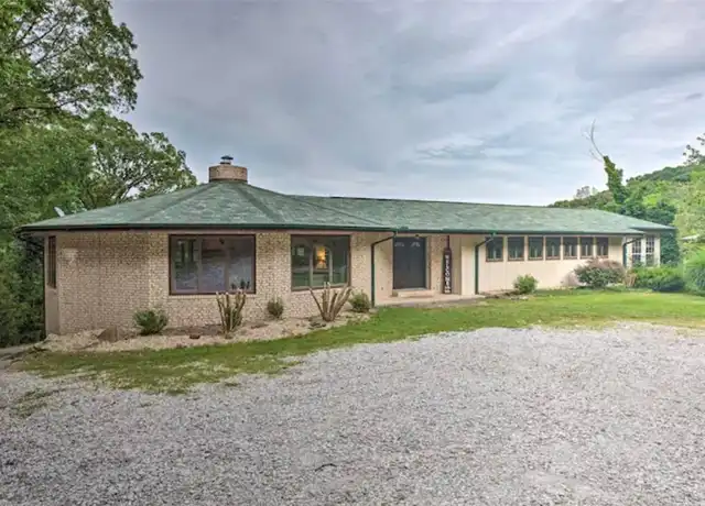 Property at 18884 Coppermine Rd, Rogers, AR, 72756, 4 beds, 2.5 baths, [object Object]
