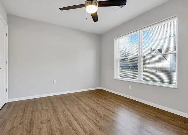 Property at Lockbourne Greene - 1836 Lockbourne Rd, Columbus, OH, 43207, 3 beds, 1.5 baths, [object Object]