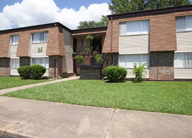 Property at Woodley Oaks Apartments - 3731 Woodley Rd, Montgomery, AL, 36116, 1 bed, 1 bath, [object Object]