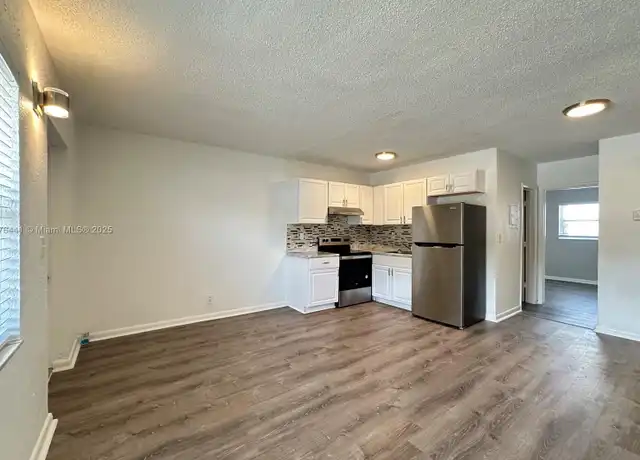 Property at 3660 NE 11th Ave Unit 2, Oakland Park, FL, 33334, 1 bed, 1 bath, [object Object]