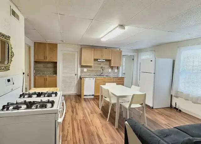 Property at 82 Gershom Ave Unit 2, Lowell, MA, 01854, 2 beds, 1 bath, [object Object]