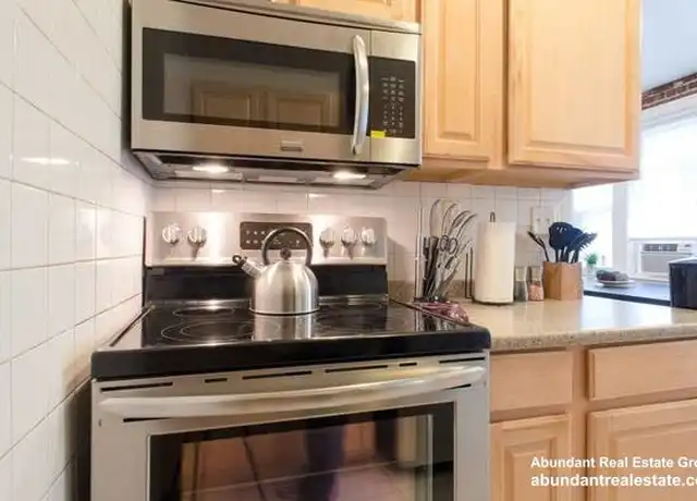 Property at 240 Kelton St Unit 3, Boston, MA, 02134, 2 beds, 1 bath, [object Object]