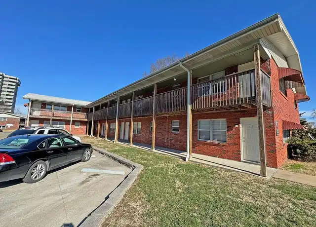 Property at Embassy Apartments - 927 E Elm St, Springfield, MO, 65806, 2 beds, 1 bath, [object Object]