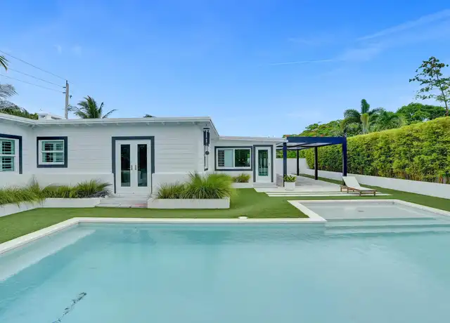 Property at 915 N Swinton Ave, Delray Beach, FL, 33444, 3 beds, 3 baths, [object Object]
