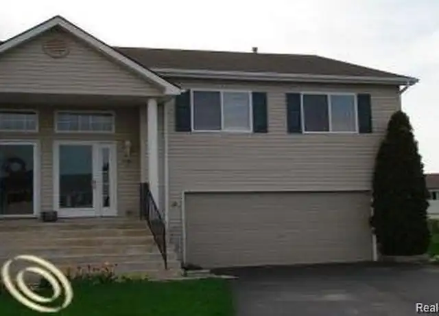 Property at 1136 Lakeview Cir, Grand Blanc, MI, 48439, 3 beds, 3 baths, [object Object]