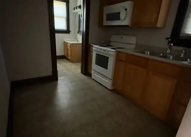 Property at 109 S Council St Apt 1, Muncie, IN, 47305, 2 beds, 1 bath, [object Object]