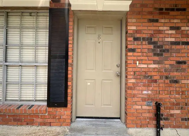 Property at 1350 Park Dr Unit 8, Mandeville, LA, 70471, 2 beds, 1.5 baths, [object Object]