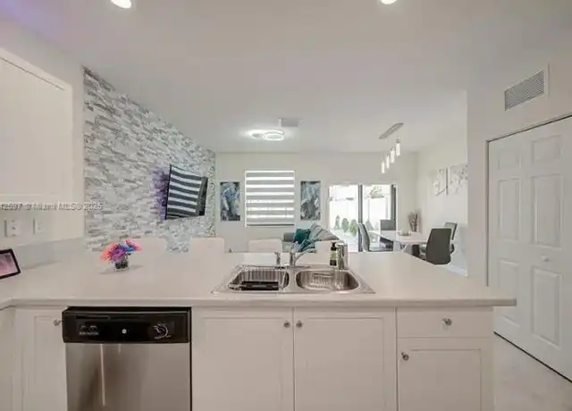Property at 3371 W 106th Ter, Hialeah, FL, 33018, 3 beds, 2.5 baths, [object Object]