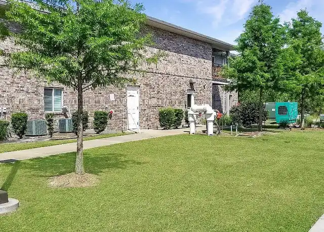 Property at Hooper Springs - 8210 Cypress Rd, Baton Rouge, LA, 70811, 1-2 bed, 1 bath, [object Object]