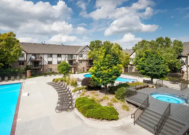 Property at Thomasville by Broadmoor - 5820 S 99th St, Omaha, NE, 68127, 1 bed, 1 bath, [object Object]