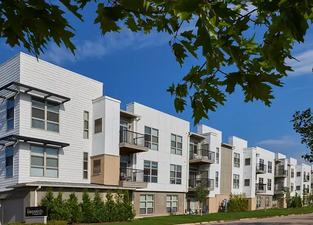 Property at Five Points Apartments - 3300 5 Points Dr, Auburn Hills, MI, 48326, 1 bed, 1 bath, [object Object]