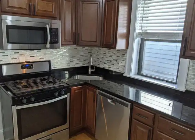 Property at 716 Reba Pl, Evanston, IL, 60202, 2 beds, 1 bath, [object Object]