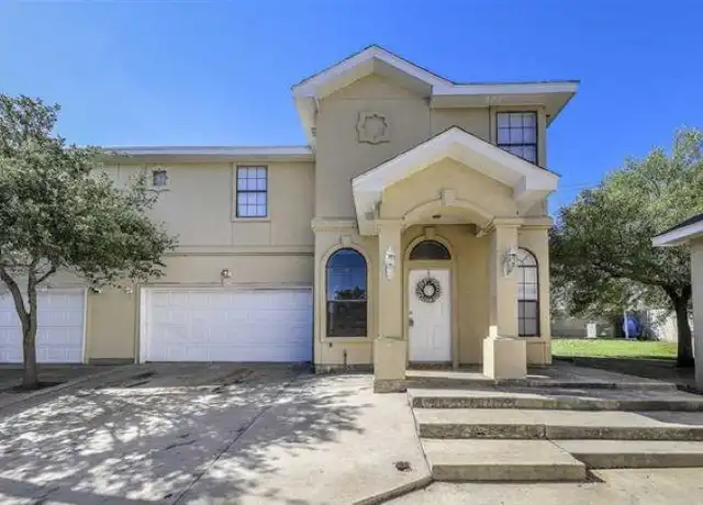 Property at 411 Shiloh Dr #13, Laredo, TX, 78045, 3 beds, 2.5 baths, [object Object]