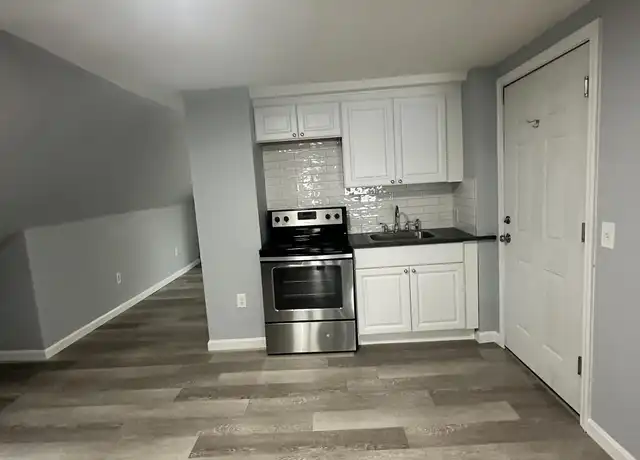 Property at 378 Center St Unit 7, Middleborough, MA, 02346, 2 beds, 1 bath, [object Object]