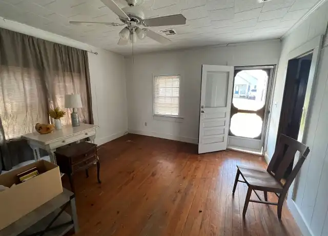 Property at 110 James St, Maurice, LA, 70555, 1 bed, 1 bath, [object Object]