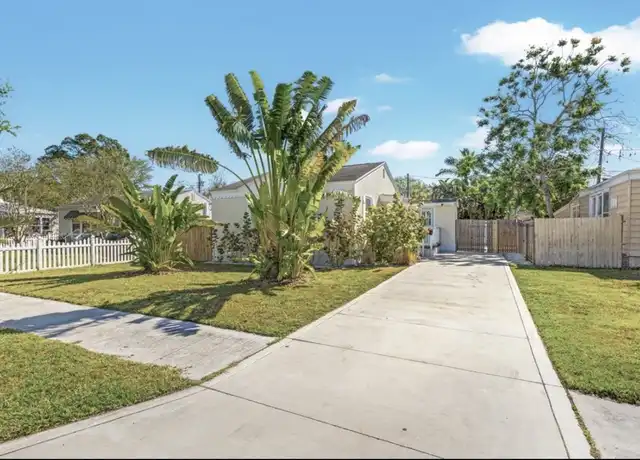 Property at 4004 Miramar Way S, Saint Petersburg, FL, 33705, 1 bed, 1 bath, [object Object]