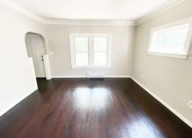 Property at 4126 E 141st St, Cleveland, OH, 44128, 5 beds, 1 bath, [object Object]