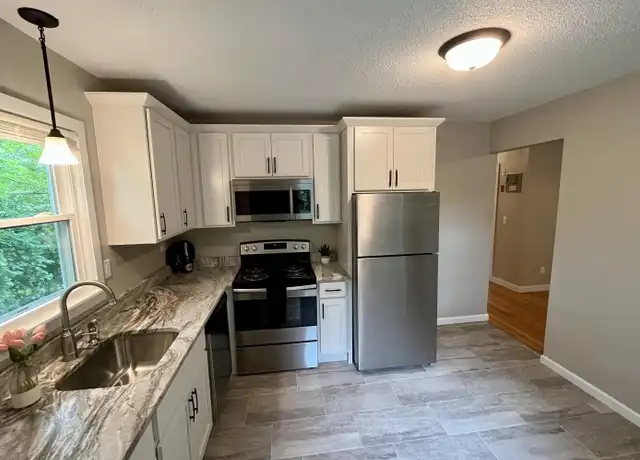 Property at 38 Pleasant St Unit 40D, Vernon, CT, 06066, 3 beds, 1 bath, [object Object]