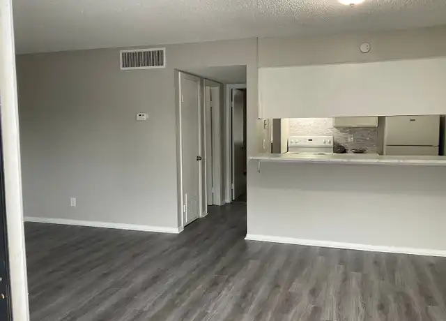 Property at 300 Indianhead Dr Unit 44, Sherwood, AR, 72120, 1 bed, 1 bath, [object Object]