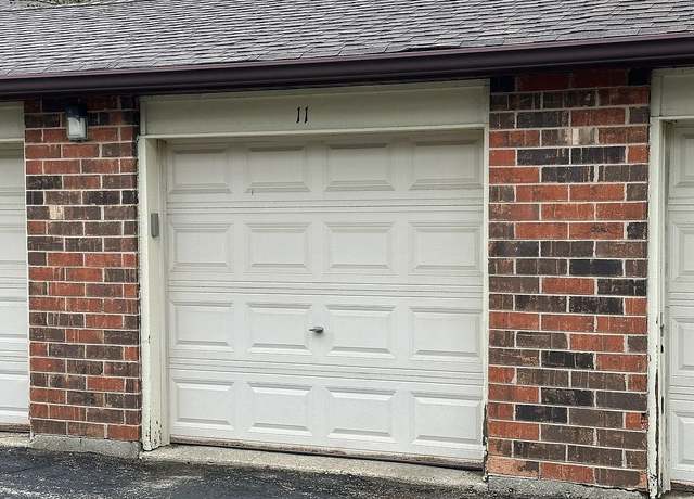 Photo of 431 Berkshire Dr #12, Crystal Lake, IL 60014