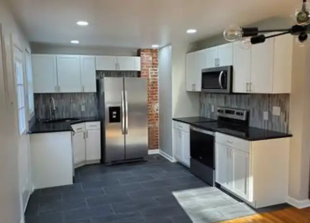 Property at 707 W 2nd Ave, Franklin, VA, 23851, 3 beds, 1.5 baths, [object Object]