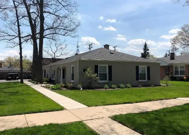 Property at 104 E Scranton Ave, Lake Bluff, IL, 60044, 1 bed, 1 bath, [object Object]