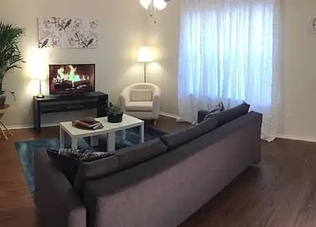 Property at Stone Fountain - 2145 Melrose Ct, Norman, OK, 73069, 1 bed, 1 bath, [object Object]