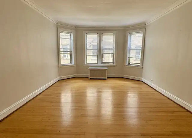 Property at 7443 N Claremont Ave Unit 2B, Chicago, IL, 60645, 2 beds, 1 bath, [object Object]