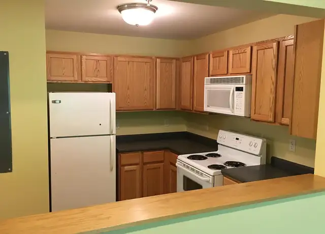 Photo of 1360 Main St, Tewksbury, MA 01876