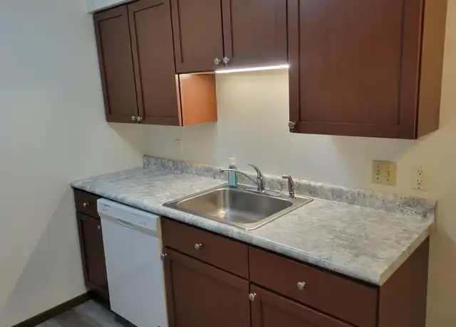Property at 1010 16th St Unit 8, Spirit Lake, IA, 51360, 2 beds, 1 bath, [object Object]