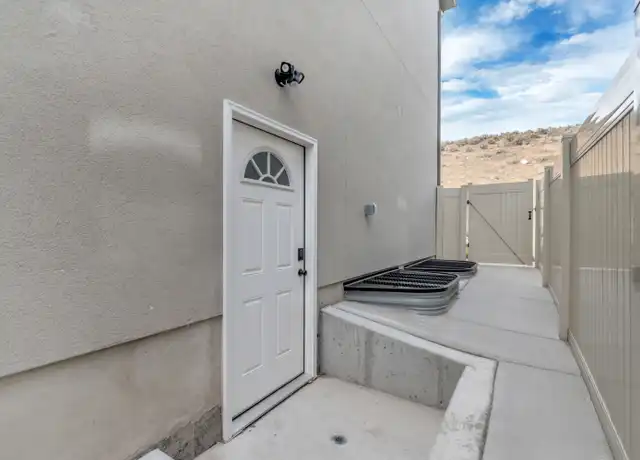 Property at 1316 W Quailhill Rd Unit DOWNSTAIRS, Saratoga Springs, UT, 84045, 2 beds, 1 bath, [object Object]