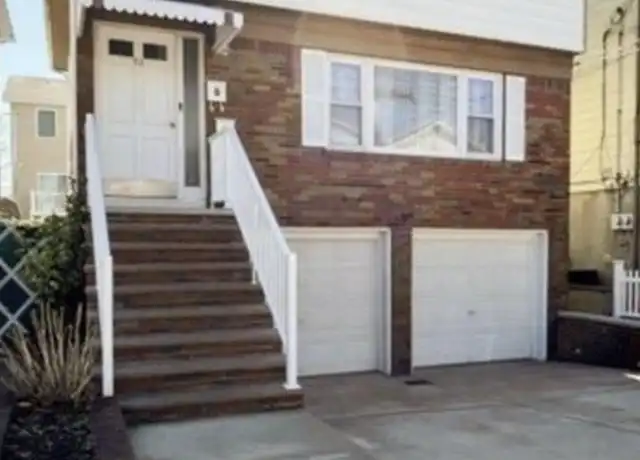 Property at 92 Oak St #2, Bayonne, NJ, 07002, 3 beds, 2 baths, [object Object]