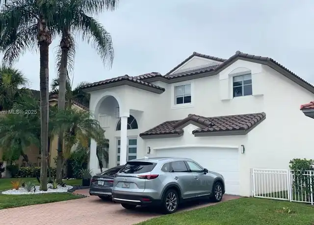 Property at 15628 SW 16th St, Pembroke Pines, FL, 33027, 5 beds, 2.5 baths, [object Object]
